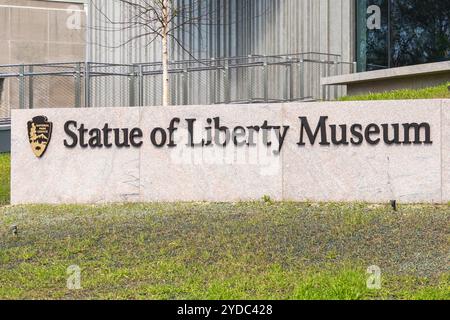 New York, NY, Stati Uniti d'America - 16 Maggio 2019: la Statua della Libertà Museo sul suo giorno di apertura sulla Liberty Island, NY USA Foto Stock