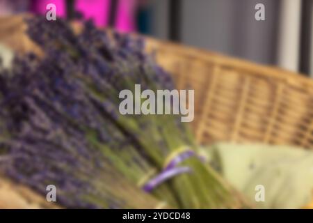 Mazzi di fiori di lavanda in vendita all'aperto il mercato francese Foto Stock