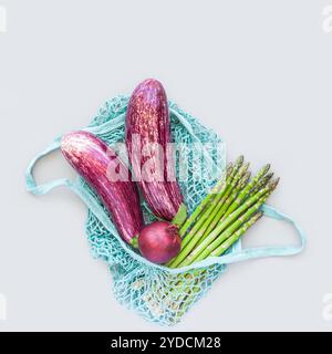 Borsa per la spesa in rete di cotone per verdure biologiche fresche Foto Stock