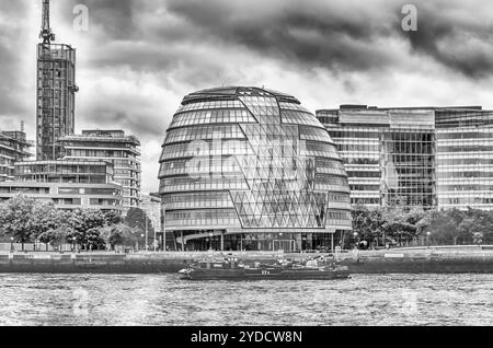 LONDRA - MAGGIO 29: London City Hall Building, il 29 maggio 2015. Fu progettato da Norman Foster e aperto nel luglio 2002 come quartier generale del grande Foto Stock