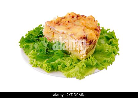 Torta di pollo fatta in casa a fette da vicino Foto Stock