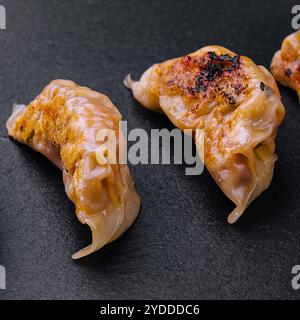 Gyoza o gnocchi snack da vicino Foto Stock