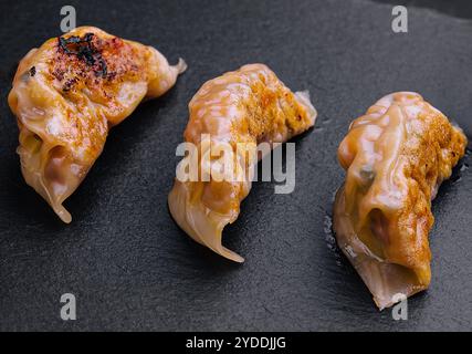 Gyoza o gnocchi snack da vicino Foto Stock