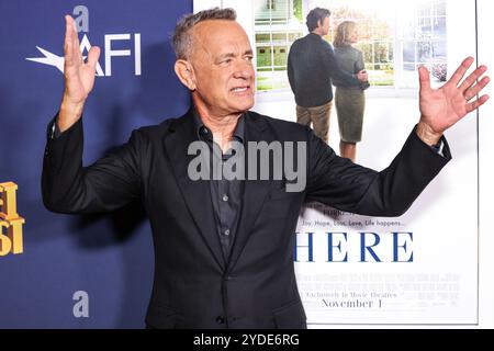 Hollywood, Stati Uniti. 25 ottobre 2024. HOLLYWOOD, LOS ANGELES, CALIFORNIA, Stati Uniti - OTTOBRE 25: Tom Hanks arriva all'AFI Fest 2024 - proiezione in anteprima mondiale di "Here" di Sony Pictures tenutasi al TCL Chinese Theatre IMAX il 25 ottobre 2024 a Hollywood, Los Angeles, California, Stati Uniti. (Foto di Xavier Collin/Image Press Agency) credito: Image Press Agency/Alamy Live News Foto Stock