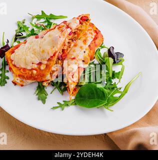 Quesadilla vegetariana con verdure e formaggio Foto Stock