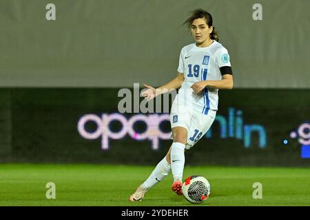 Heraklion, Grecia. 25 ottobre 2024. Maria Palama (19) della Grecia, nella foto di una partita tra le nazionali femminili di Grecia e Belgio, chiamata le fiamme rosse nella prima partita del primo play-off del concorso europeo di qualificazione femminile 2023-24, venerdì 25 ottobre 2024 a Heraklion, Grecia . Crediti: Sportpix/Alamy Live News Foto Stock