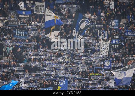 Bergamo, Italie. 23 ottobre 2024. Tifosi dell'Atalanta durante la partita di calcio UEFA Champions League, fase MD3 tra l'Atalanta BC e il Celtic FC il 23 ottobre 2024 allo stadio Gewiss di Bergamo, Italia - foto Matthieu Mirville (F Bertani)/DPPI Credit: DPPI Media/Alamy Live News Foto Stock