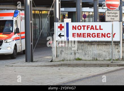 Universitaets-Notfallzentrum a Friburgo. DAS Notfallzentrum zaehlt zu den groessten in Deutschland. Foto:Winfried Rothermel *** Centro di emergenza universitario a Friburgo il centro di emergenza è uno dei più grandi in Germania foto Winfried Rothermel Foto Stock