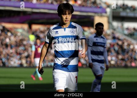 Leeds, Regno Unito. 26 ottobre 2024. Turf Moor, Bunrley, Inghilterra, 26 ottobre 2024: Koki Saito (14 QPR) durante il match EFL Sky Bet Championship tra Burnley e Queens Park Rangers al Turf Moor di Burnley, Inghilterra, il 26 ottobre 2024. (Sean Chandler/SPP) credito: Foto SPP Sport Press. /Alamy Live News Foto Stock