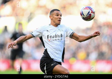 Kayden Jackson della contea di Derby in azione durante il match del campionato Sky Bet tra Derby County e Hull City al Pride Park, Derby, sabato 26 ottobre 2024. (Foto: Jon Hobley | mi News) crediti: MI News & Sport /Alamy Live News Foto Stock