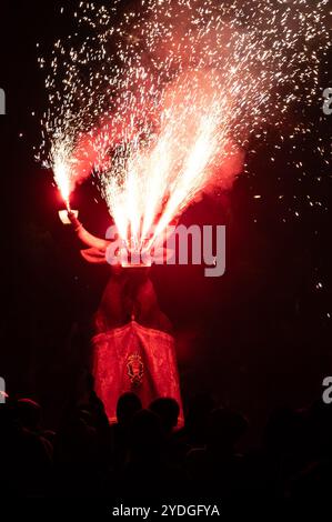 Fuochi d'artificio della Santa Tecla Festival Parade, Tarragona, Catalogna, Spagna 22 settembre 2024 Foto Stock