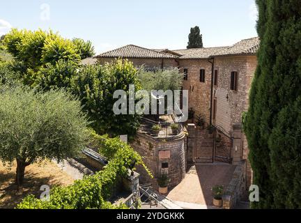 Architettura urbana delle strade di Assisi, Provincia di Perugia, Umbria, Italia. Foto Stock