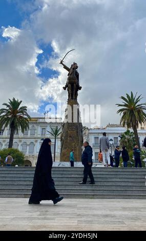 Algeri, Algeria - Sep 24, 2016: Monumento Emiro Abdelkader o Abdelkader El Djezairi algerino era Sharif religiosi e capo militare che ha guidato la lotta Foto Stock