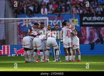 Lipsia, Germania. 26 ottobre 2024. Squadra di Lipsia durante il 1. Partita 8 della Bundesliga tra RB Leipzig - Freiburg alla Red Bull Arena di Lipsia, Germania. Crediti: Ulrik Pedersen/Alamy Foto Stock