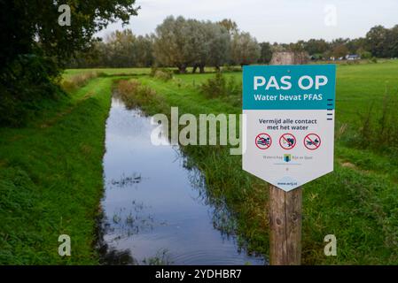 Avvertenza PFAS nel fosso di Gelderland, Olanda Foto Stock