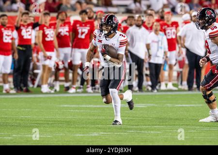 26 ottobre 2024: Il running back degli Utah Utes Micah Bernard (2) corre con la palla durante una partita tra gli Utah Utes e gli Houston Cougars a Houston, Texas. Trask Smith/CSM Foto Stock