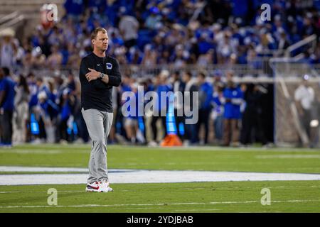 Durham, North Carolina, Stati Uniti. 26 ottobre 2024. Rhett Lashlee, capo-allenatore dei Southern Methodist Mustangs, prima della partita di football ACC allo Wallace Wade Stadium di Durham, North Carolina. (Scott Kinser/CSM) (immagine di credito: © Scott Kinser/Cal Sport Media). Crediti: csm/Alamy Live News Foto Stock