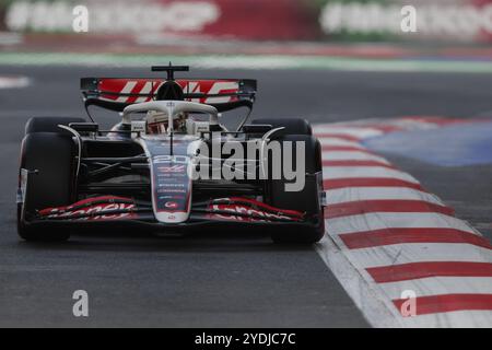 (241027) -- CITTÀ DEL MESSICO, 27 ottobre 2024 (Xinhua) -- il pilota danese Kevin Magnussen di Haas gareggia durante la sessione di qualificazione del Gran Premio di Formula uno di città del Messico 2024 sul circuito Hermanos Rodriguez di città del Messico, Messico, il 26 ottobre 2024. (Foto di Francisco Canedo/Xinhua) Foto Stock