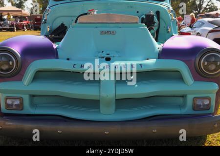 Vecchio pickup Tyme Chevy con un 350 V-8. Foto Stock