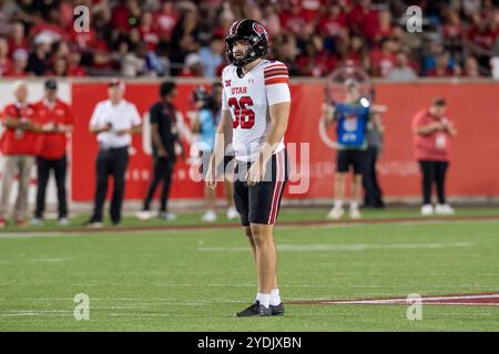 Houston, Texas, Stati Uniti. 26 ottobre 2024. Gli Utah Utes piazzano il kicker Cole Becker (36) durante una partita tra gli Utah Utes e gli Houston Cougars a Houston, Texas. Trask Smith/CSM/Alamy Live News Foto Stock