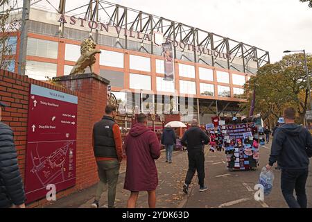 Birmingham, Regno Unito. 26 ottobre 2024. Pre-match fuori Villa Park prima di Aston Villa contro AFC Bournemouth a Birmingham, Regno Unito, il 26 ottobre 2024. Crediti: Paul Marriott/Alamy Live News Foto Stock