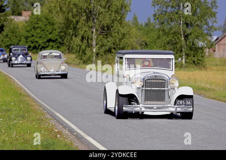 SOMERO, FINLANDIA, 6 AGOSTO 2016: White Essex Super Six Year 1929 Classic car partecipa ai 90 km di Maisemaruise 2016 lungo le strade panoramiche di Tawa Foto Stock