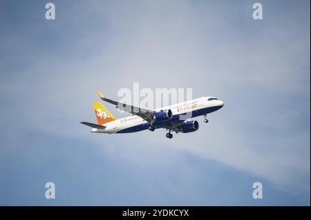 26.07.2023, Singapore, Repubblica di Singapore, Asia, Un aeromobile passeggeri Drukair Royal Bhutan Airlines del tipo Airbus A320-200 Neo con registrazione A Foto Stock