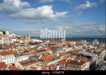 11.06.2018, Lisbona, Portogallo, Europa, Vista del centro storico Baixa della capitale portoghese con il Tago sullo sfondo, Europa Foto Stock