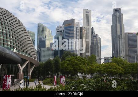 02.08.2018, Singapore, Repubblica di Singapore, Asia, lo skyline del quartiere finanziario di Singapore a Raffles Place visto dall'Esplanade Park, Asia Foto Stock