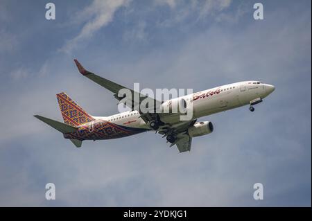 15.07.2023, Singapore, Repubblica di Singapore, Asia, Un aeromobile passeggeri Boeing 737-800 Batik Air con registrazione PK-LBW in avvicinamento a Changi Inte Foto Stock
