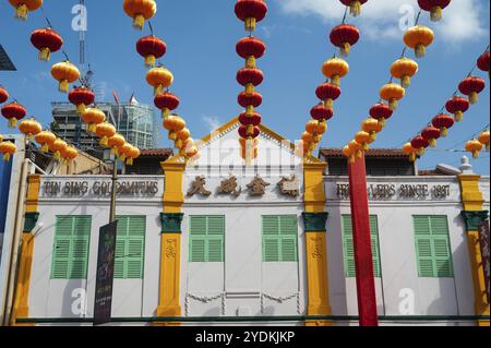 11.02.2019, Singapore, Repubblica di Singapore, Asia, decorazione annuale di strada con lanterne per il Capodanno lunare cinese lungo South Bridge Road in S. Foto Stock