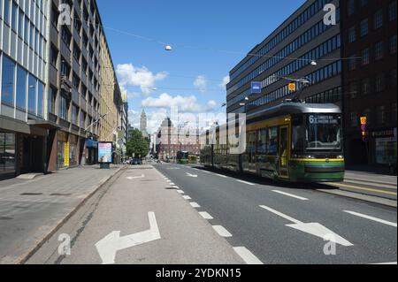 23/06/2018, Helsinki, Finlandia, Europa, Una scena di strada con tram nel quartiere Kallio della capitale finlandese, Europa Foto Stock