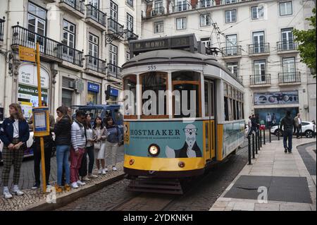 10.06.2018, Lisbona, Portogallo, Europa, tram nello storico quartiere Bairro alto della capitale portoghese, Europa Foto Stock