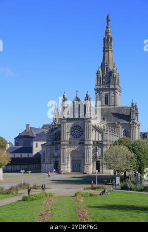 Basilica di Sainte Anne del XIX secolo, secondo più grande sito di pellegrinaggio in Francia, Sainte-Anne-d'Auray, Breton Santez-Anna-Wened, dipartimento di Morbihan Foto Stock