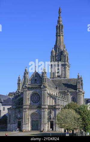 Basilica di Sainte Anne del XIX secolo, secondo più grande sito di pellegrinaggio in Francia, Sainte-Anne-d'Auray, Breton Santez-Anna-Wened, dipartimento di Morbihan Foto Stock