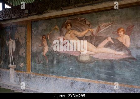 Affresco della dea Venere, protettrice di Pompei nella Casa di Venere nel guscio, Cassa della Venere a Conchiglia. Pompei, Italia Foto Stock