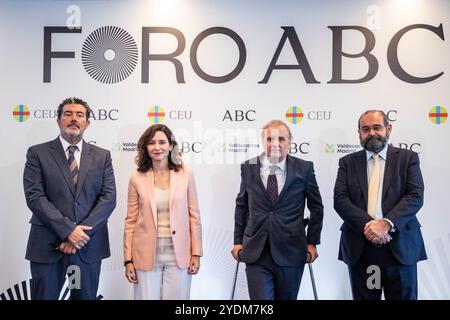 Madrid , 09/16/2024 . Isabel Díaz Ayuso , presidente della Comunità di Madrid , partecipa al Forum ABC . Il direttore di ABC , Julián Quirós, il presidente della Comunità di Madrid , Isabel Díaz Ayuso , il presidente del Vocento, Ignacio Ybarra e il presidente della Fondazione Universitaria CEU San Pablo, Alfonso Bullón de Mendoza. Foto : Tania Sieira . ARCHDC. Crediti: Album / Archivo ABC / Tania Sieira Foto Stock