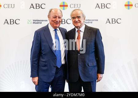 Madrid, 16/09/2024. Isabel Díaz Ayuso, presidente della Comunità di Madrid, partecipa al Forum ABC. Jaime Real de Asúa e Jorge Bergareche. Foto: Tania Sieira. ARCHDC. Crediti: Album / Archivo ABC / Tania Sieira Foto Stock