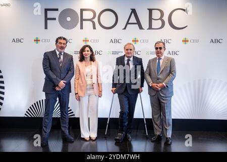 Madrid, 16/09/2024. Isabel Díaz Ayuso, presidente della Comunità di Madrid, partecipa al Forum ABC. Il direttore dell'ABC, Julián Quirós, il presidente della Comunità di Madrid, Isabel Díaz Ayuso, il presidente del Vocento, Ignacio Ybarra, e il presidente di Valdecarros, Luis Roca de Togores, al loro arrivo al Forum ABC. Foto: Tania Sieira. ARCHDC. Crediti: Album / Archivo ABC / Tania Sieira Foto Stock