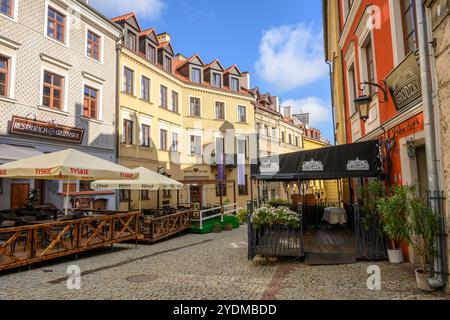 Lublino, Polonia - 13 settembre 2022: Strada con case di proprietà nel centro storico di Lublino. Polonia Foto Stock