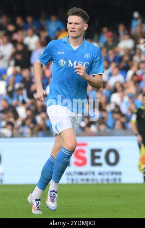 Napoli, Italia. 26 ottobre 2024. Scott McTominay della SSC Napoli durante la partita di serie A Enelive tra SSC Napoli e US Lecce allo Stadio Diego Armando Maradona il 26 ottobre 2024 a Napoli (foto di Agostino Gemito/Pacific Press) crediti: Pacific Press Media Production Corp./Alamy Live News Foto Stock