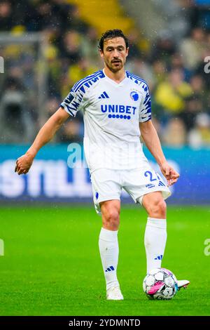 Brondby, Danimarca. 27 ottobre 2024. Nella foto da sinistra a destra, 27 (FCK) - Thomas Delaney alla Superliga (danese): Brondby IF vs. FC Copenhagen. BIF vs. FCK. Calcio. FC København mod Brøndby IF. Crediti: Michael Barrett Boesen/Alamy Live News Foto Stock