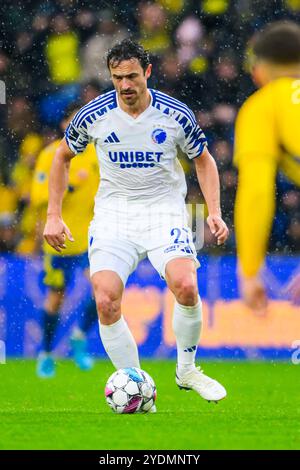 Brondby, Danimarca. 27 ottobre 2024. Nella foto da sinistra a destra, 27 (FCK) - Thomas Delaney alla Superliga (danese): Brondby IF vs. FC Copenhagen. BIF vs. FCK. Calcio. FC København mod Brøndby IF. Crediti: Michael Barrett Boesen/Alamy Live News Foto Stock