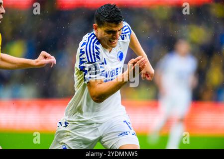 Brondby, Danimarca. 27 ottobre 2024. Nella foto da sinistra a destra, 10 (FCK) - Mohamed Elyounoussi alla Superliga (danese): Brondby IF vs. FC Copenhagen. BIF vs. FCK. Calcio. FC København mod Brøndby IF. Crediti: Michael Barrett Boesen/Alamy Live News Foto Stock