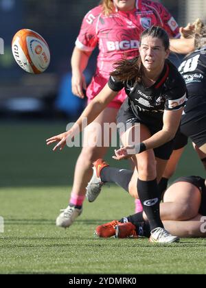 Hendon, North London, Regno Unito. 27 ottobre 2024. Hendon, North London, Inghilterra, ottobre 27 2024: Leanne Infante (9 Saracens) riprende a giocare durante la partita di rugby femminile dell'Allianz Premiership tra Saracens e Gloucester-Hartpury allo Stonex Stadium di Hendon, North London, Inghilterra. (Jay Patel/SPP) credito: SPP Sport Press Photo. /Alamy Live News Foto Stock