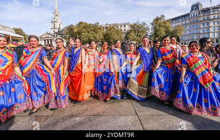 Trafalgar Square, 27 ottobre 2024 Diwali il festival delle luci è celebrato nel centro di Londra, credito: Paul Quezada-Neiman/Alamy Live News Foto Stock