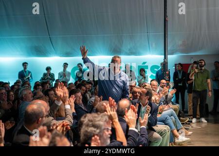 Calella, Spagna. 27 ottobre 2024. L'ultimo giorno del congresso per il partito indipendentista Junts guidato dall'ex presidente Puigdemont, dove è stata ratificata la nuova dirigenza del partito, con Puigdemont in prima linea. Último día del congreso del partido independent de Puigdemont, 'Junts', donde se ha ratificado la nueva ejecutiva del partido, con el expresidente Puigdemont al frente. Nella foto:Joaquim Forn News-Politics-Calella, Barcellona, Spagna domenica, ottobre, 27, 2024 (foto di Eric Renom/LaPresse) credito: LaPresse/Alamy Live News Foto Stock