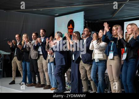 Calella, Spagna. 27 ottobre 2024. L'ultimo giorno del congresso per il partito indipendentista Junts guidato dall'ex presidente Puigdemont, dove è stata ratificata la nuova dirigenza del partito, con Puigdemont in prima linea. Último día del congreso del partido independent de Puigdemont, 'Junts', donde se ha ratificado la nueva ejecutiva del partido, con el expresidente Puigdemont al frente. Nella foto: carles puigdemont News-Politics-Calella, Barcellona, Spagna domenica, ottobre, 27, 2024 (foto di Eric Renom/LaPresse) credito: LaPresse/Alamy Live News Foto Stock