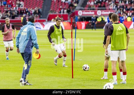 Amsterdam, Paesi Bassi. 27 ottobre 2024. AMSTERDAM, 27-10-2024, Johan Cruijff Arena, stagione 2024/2025. Calcio olandese eredivisie. Riscaldamento AJAX. Crediti: Pro Shots/Alamy Live News Foto Stock