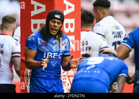 Jarome Luai di Samoa dà istruzioni alla sua squadra durante la partita delle ABK Beer Internationals Series Inghilterra vs Samoa al Brick Community Stadium, Wigan, Regno Unito, 27 ottobre 2024 (foto di Craig Thomas/News Images) Foto Stock